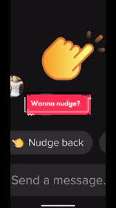 Nudge có nghĩa là gì trên facebook, tiktok?