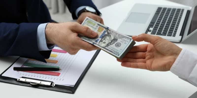 Những Con Số Liên Quan Đến Giấc Mơ Thấy Người Khác Cho Tiền Những Con Số Liên Quan Đến Giấc Mơ Thấy Người Khác Cho Tiền