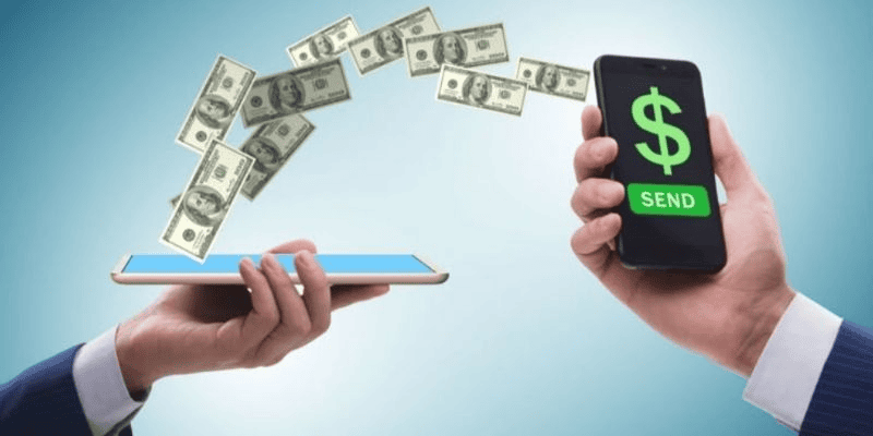 Linh hoạt khi thực hiện bằng mã QR và thẻ cào điện thoại Linh hoạt khi thực hiện bằng mã QR và thẻ cào điện thoại