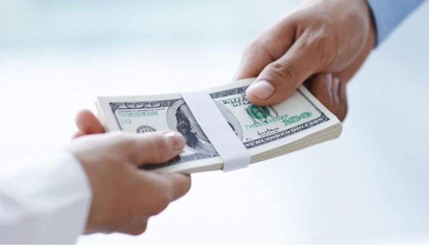 Mơ thấy chồng cho tiền có thể khiến nhiều chị em vui vẻ