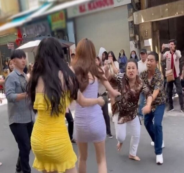 Giải mã chi tiết giấc mơ thấy đánh ghen chồng