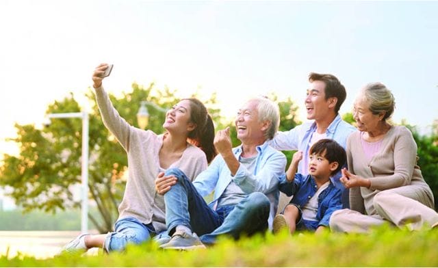 Nếu mộng thấy gia đình bạn bè sum họp thì cho thấy bạn đang ghen tị với họ ứng với số 72