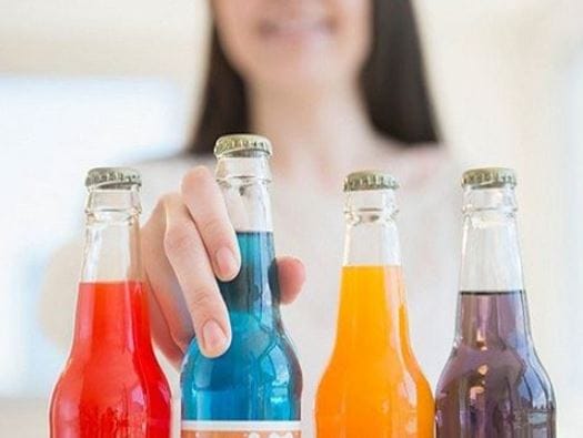 Mơ thấy uống nước ngọt là một trong những giấc mơ phổ biến và thú vị