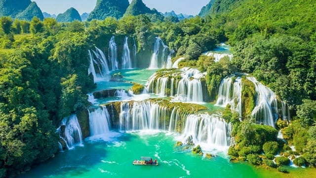 Thác nước ẩn chứa nhiều ý nghĩa tâm linh