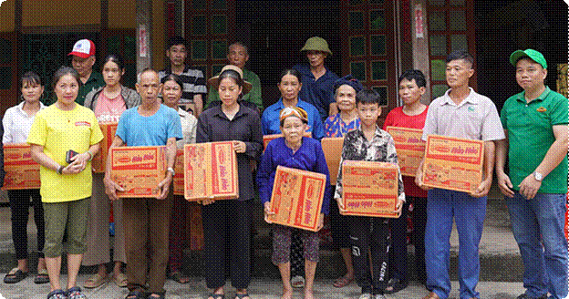 Hỗ trợ nạn nhân bão lụt tại Khánh Hòa Hỗ trợ nạn nhân bão lụt tại Khánh Hòa