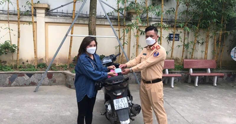 Mơ người lạ giúp tìm lại xe bị mất tượng trưng cho sự hỗ trợ bất ngờ