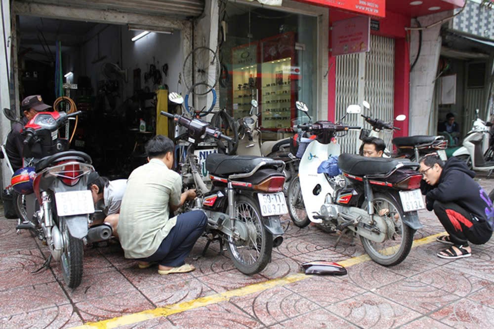 Mơ thấy nhiều xe máy được sửa chữa đem đến điềm lành cho người mơ