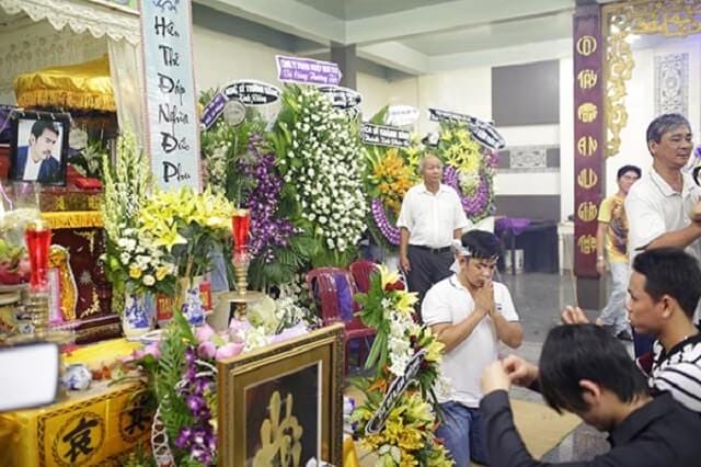 Luận giải giấc mơ thắp hương cho người chết