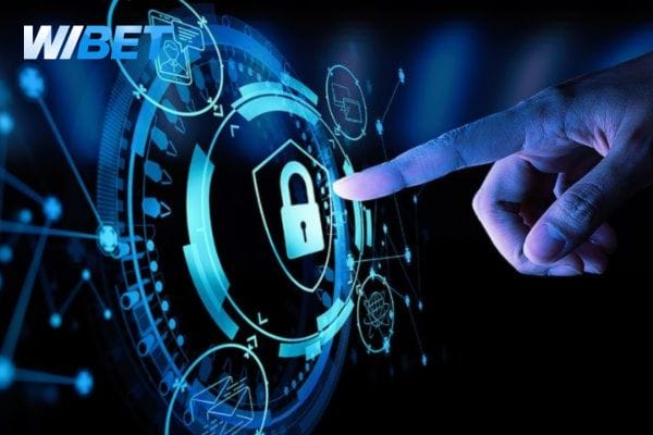 Nguy cơ tiềm ẩn khi click link tải WIBET không chính thống