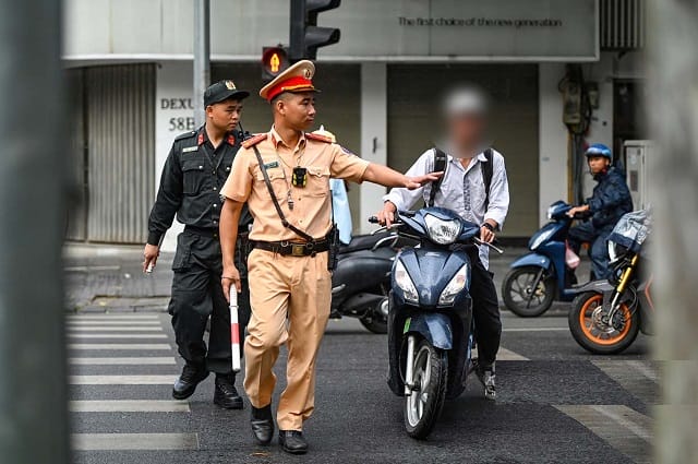 Chi tiết về ý nghĩa giấc mơ thấy công an bắt xe
