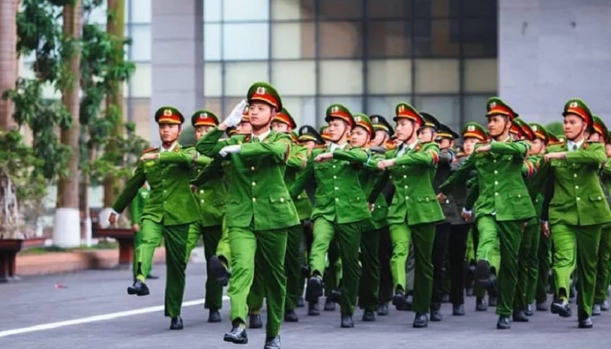 Mơ Thấy Công An Áo Xanh: Điềm Báo Và Những Luận Giải Chi Tiết