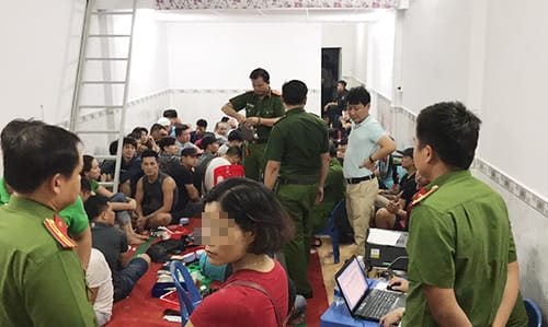 Mộng mình đánh bài bị công an bắt là điềm báo thức tỉnh