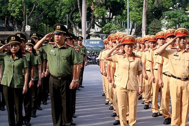 Mơ thấy mình là công an theo từng hoàn cảnh cụ thể