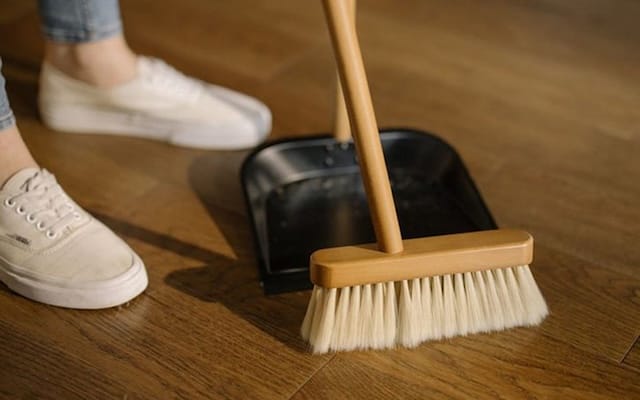 Ý nghĩa tổng quan của giấc mơ thấy quét nhà