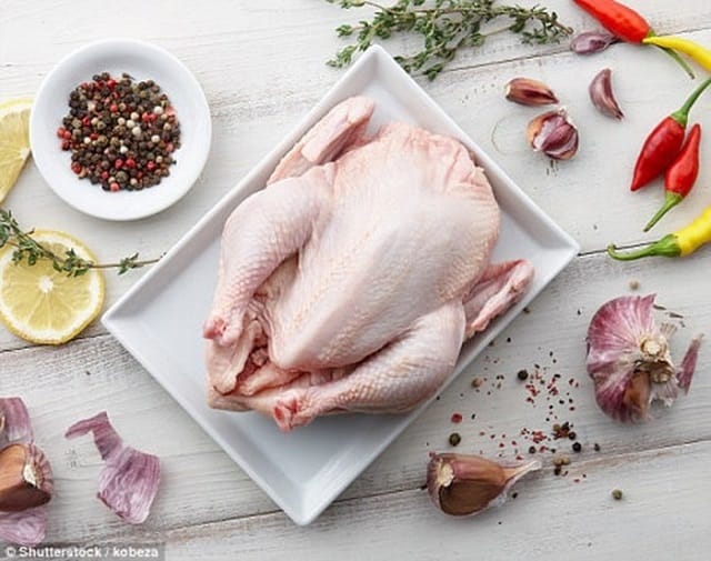 Ăn thịt gà thối trong mơ ngụ ý khó khăn