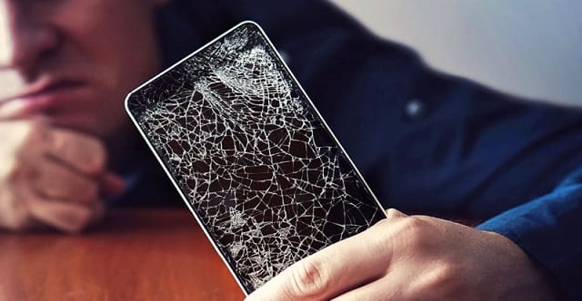 Giấc mơ thấy điện thoại vỡ báo hiệu điềm tốt hay điềm xấu?