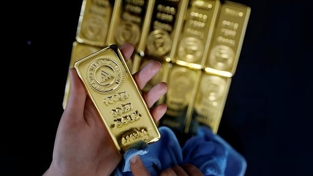 Mơ thấy lượm vàng có sao không?