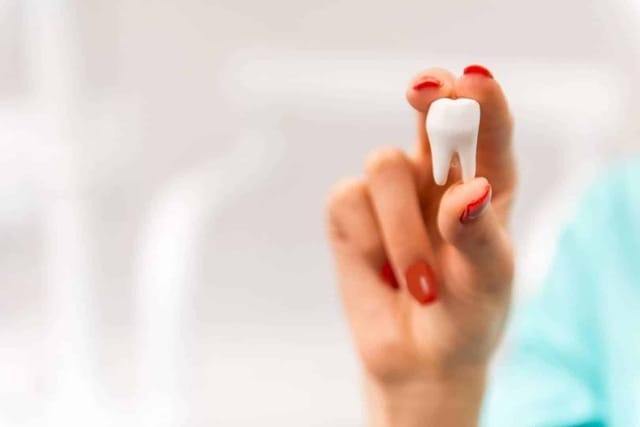Răng hàm dưới rụng cũng là một điềm báo không may