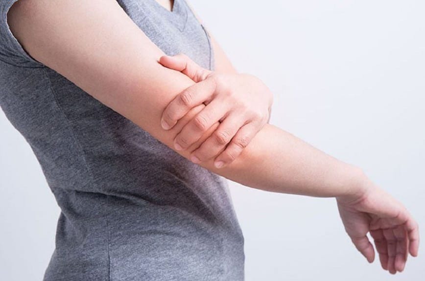 Khám phá ý nghĩa khoa học hiện tượng giật cơ bắp tay phải