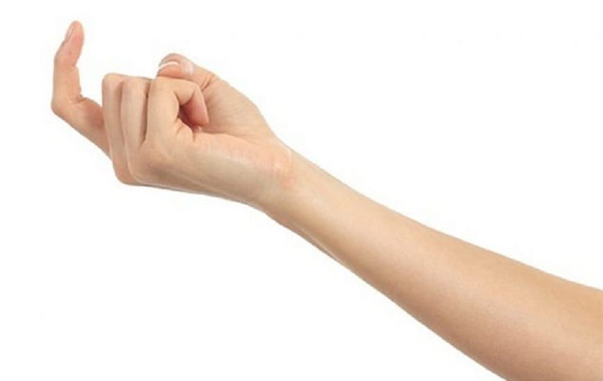 Ngón tay trỏ bị giật là điềm gì?