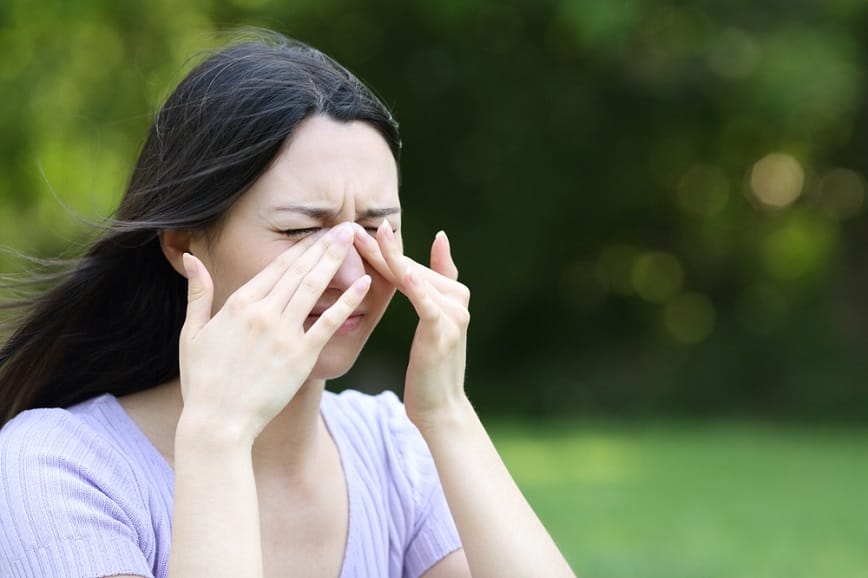 Tìm hiểu hiện tượng sống mũi giật theo góc nhìn khoa học