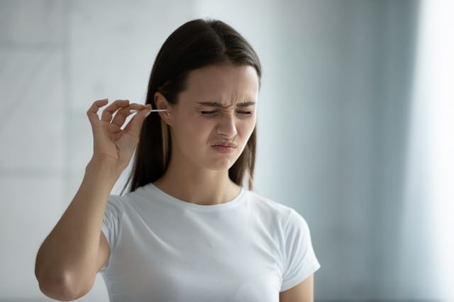 Dựa theo quan niệm dân gian, khi tai phải của phái nữ đột nhiên ngứa thì điềm báo ở đây thường liên quan trực tiếp tình cảm,