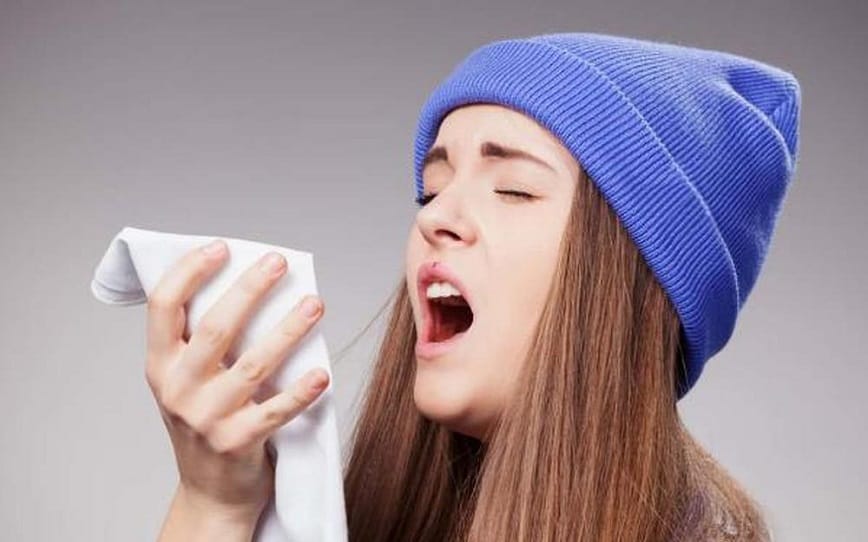 Hắt xì, nhảy mũi là gì?