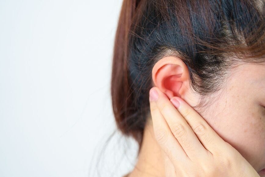 Gợi ý các cặp số may mắn liên quan đến điềm báo nóng tai trái