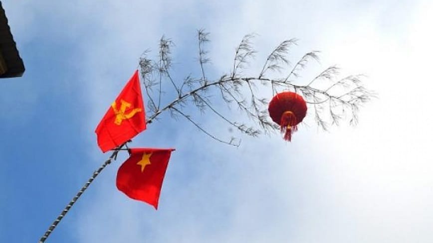 Các nghi lễ cúng hạ cây nêu