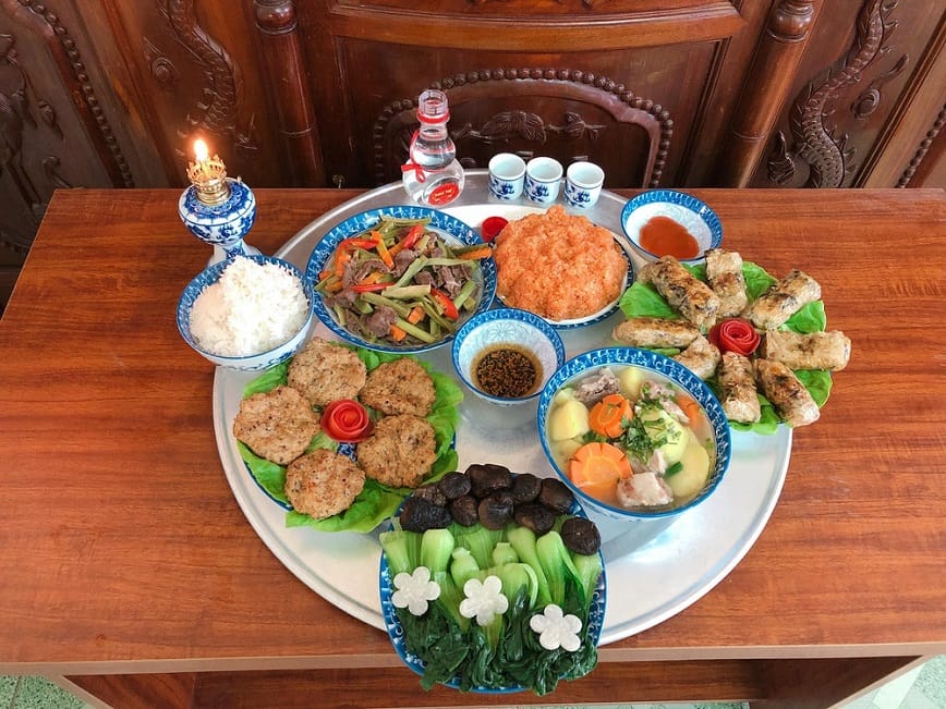 Giờ lành để để thắp hương cho ngày 1 tháng 5 âm lịch