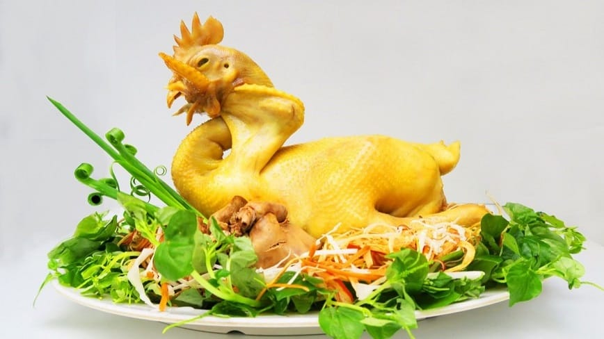 Mâm cúng cho ngày mùng 3 Tết miền Bắc không thể thiếu gà luộc