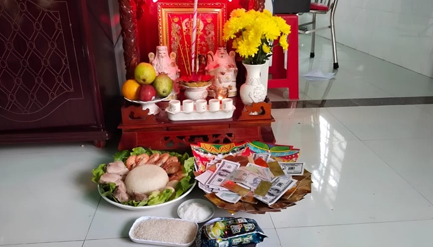 Nên hay không nên thắp hương thần tài hàng ngày?