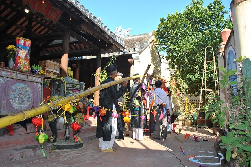 Nghi thức cúng hạ nêu