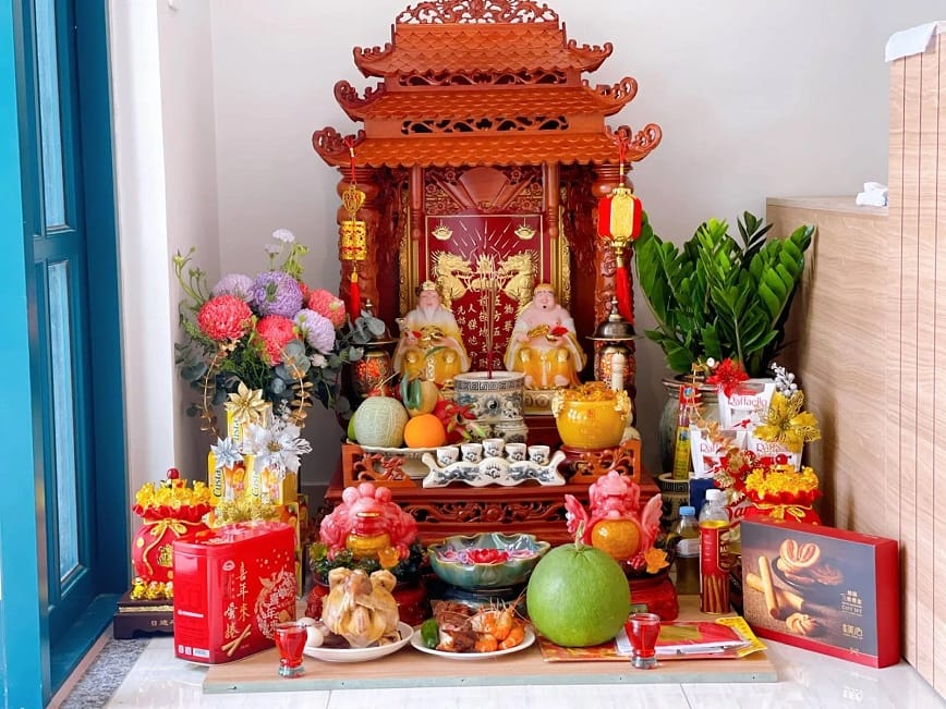 Ý nghĩa việc bao sái bàn thờ Thần Tài?