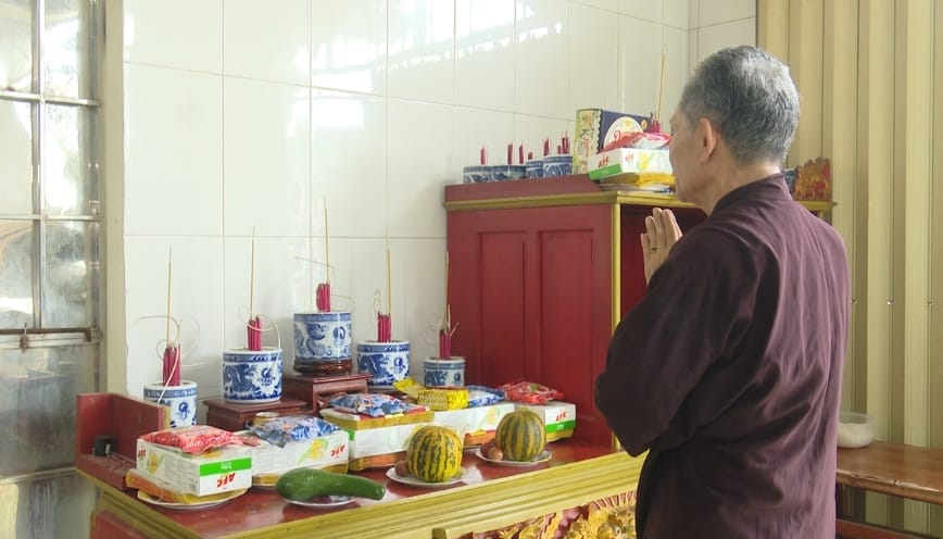 Thời điểm thực hiện khấn gia tiên cầu thuận lợi công việc