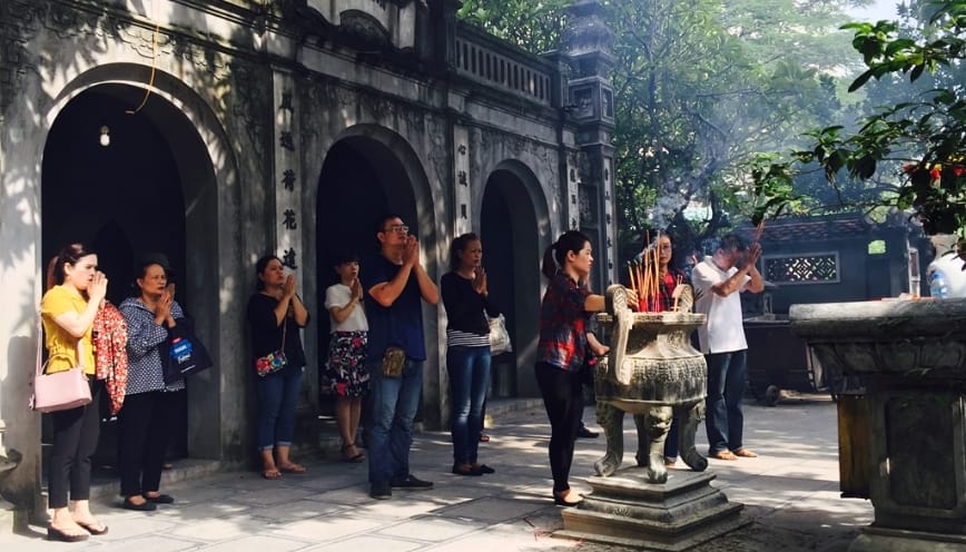 Bài khấn Đức ông khi vào chùa