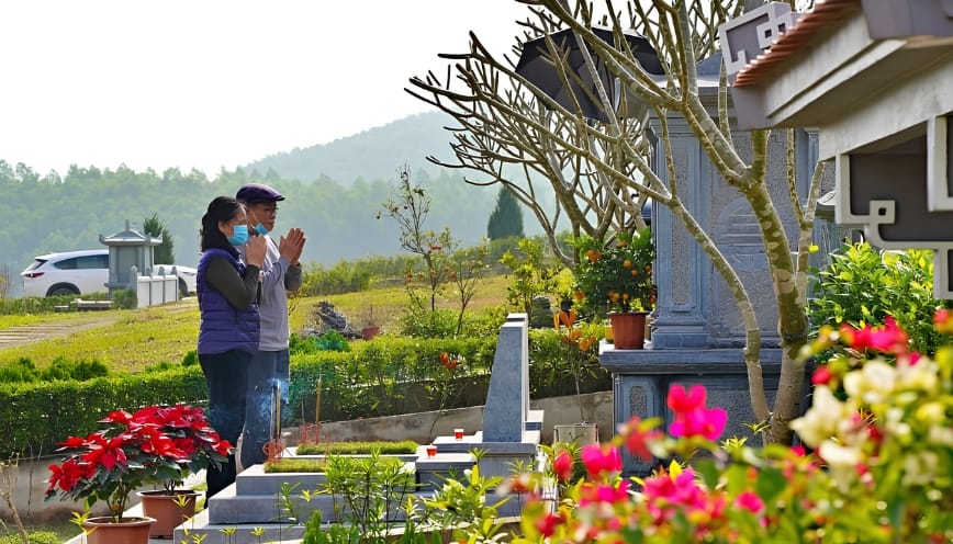 Tạ mộ ngoài đồng ngày giỗ