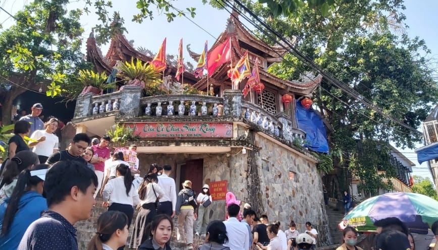 Bài văn khấn Cô Chín tại đền phủ