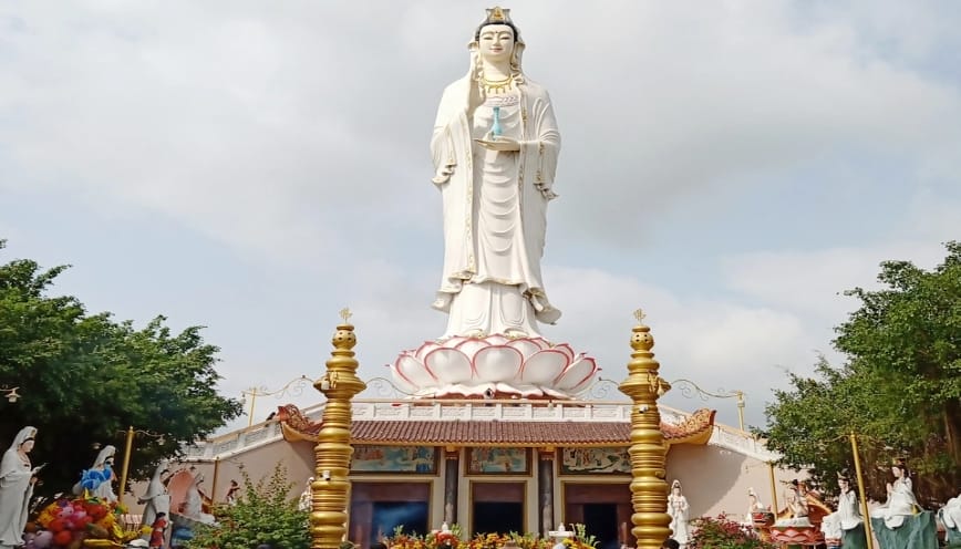 Bài văn khấn Mẹ Quan Âm mùng 1 đầu tháng tại chùa, đền phủ