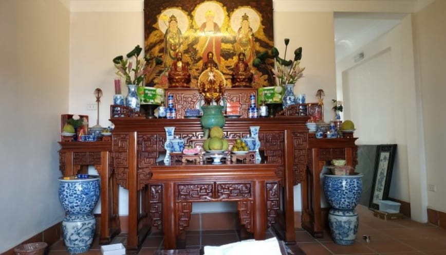 Bày mâm lễ vật cúng Mẹ Quan Âm ngày mùng 1