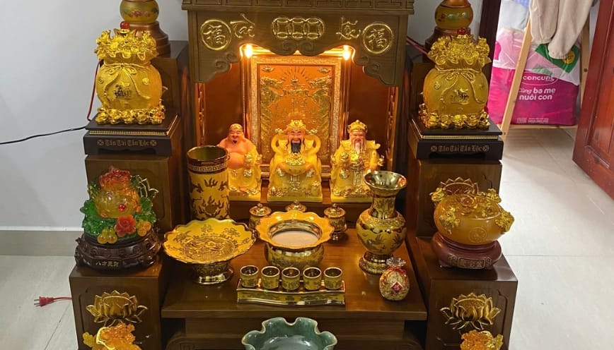 Mẫu văn khấn lễ tạ sau khi chuyển ban thờ thần Tài