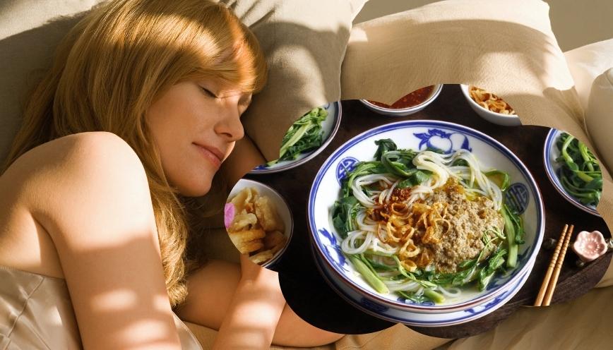 Ăn bún trong buổi gặp bạn