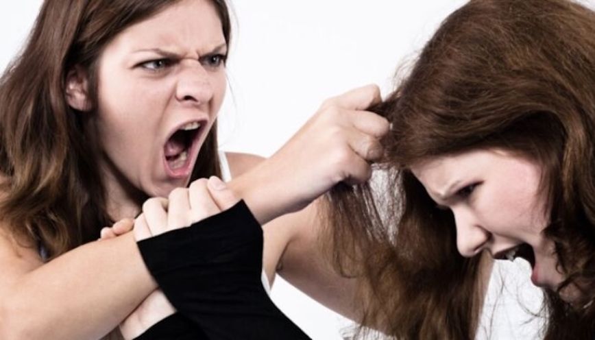 Giải mã mơ thấy đánh nhau với từng người thân