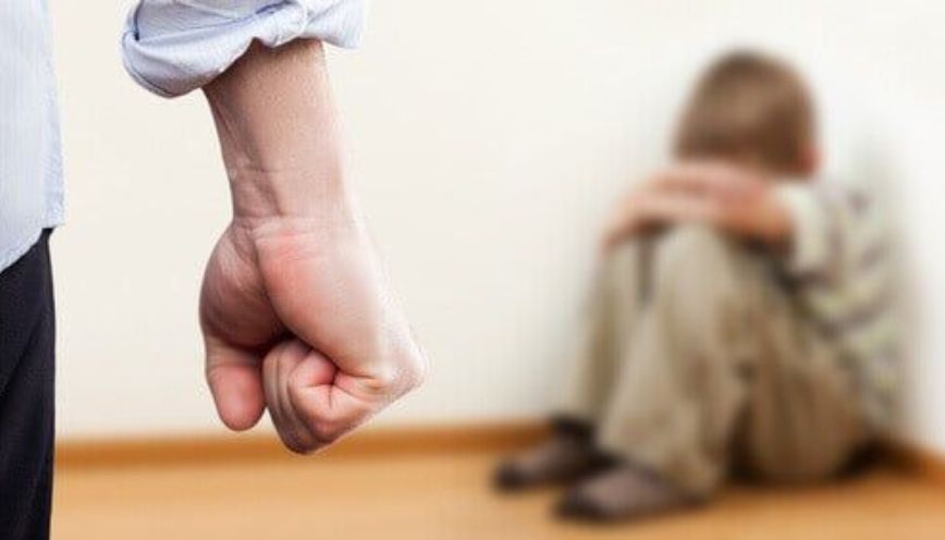 Nằm mơ thấy bố và con trai khác đánh nhau quyết liệt